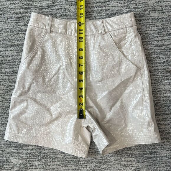 NWT Lisa Maree That Soul Sound Leather Shorts in Cream Patent Leather XS - Picture 10 of 14